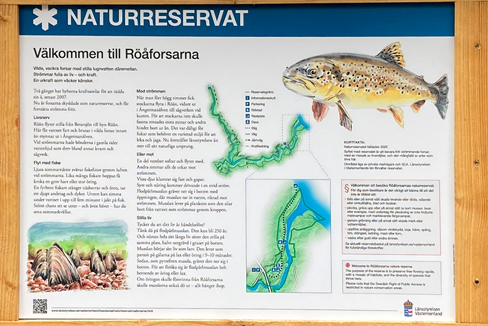 Bild på skylt till Röåforsarnas naturreservat.
